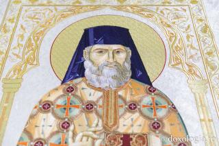 Veșmânt brodat pentru Sfântul Cuvios Serafim cel Răbdător de la Sâmbăta de Sus