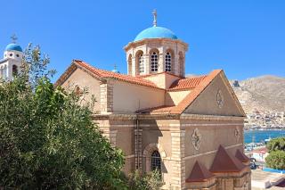 Biserica „Sfântul Ierarh Nicolae” – locașul impunător cu vedere spre portul din Insula Kalymnos