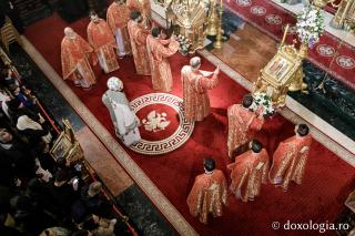 (Foto) PS Teofil Trotușanul a slujit Sfânta Liturghie în a patra zi a Hramului Sfintei Parascheva