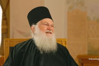 Interviu de colecție cu Arhim. Efrem Vatopedinul: „Mai bine să încetezi a respira, decât a te ruga!”