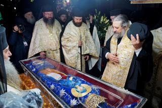 A început Hramul Iașului: Sfânta Cuvioasă Parascheva, așezată în baldachin pentru pelerini