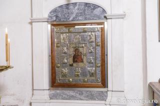 Icoana Maicii Domnului Eleovrytissa (Izvorâtoarea de ulei) de la Mănăstirea Vatoped
