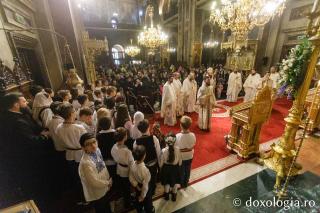 PS Damaschin Dorneanul și pelerinii Sfintei Parascheva – o primă Sfântă Liturghie în prima zi de Hram