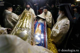 Sfânta Cuvioasă Parascheva își așteaptă de astăzi pelerinii afară