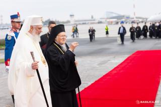 Patriarhul Ecumenic Bartolomeu I a sosit în România pentru sfințirea Catedralei Naționale