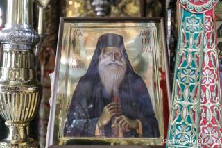 Tomos Patriarhal și Sinodal privind așezarea în ceata Sfinților a celor patru cuvioși români din Sfântul Munte Athos