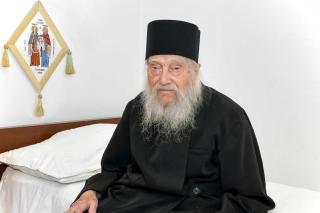 A trecut la Domnul arhimandritul Clement Haralamb, fiu duhovnicesc al Sfântului Paisie Olaru, la vârsta de 102 ani