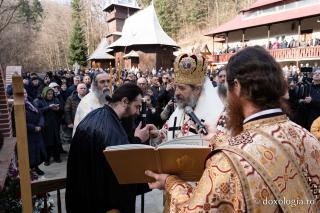 „Mănăstirea Eroilor” din Brusturi are un nou stareț: ieromonahul Sofian Munteanu, hirotesit de PS Nichifor Botoșăneanul