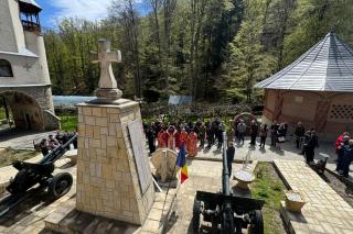 Primul hram al Altarului de vară de la Mănăstirea „Sfânta Cruce”