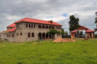 Construcția Centrului Bisericesc de la Arusha continuă