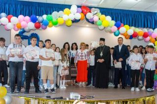 PS Nichifor Botoșăneanul, alături de profesorii și participanții Concursului „Angela Grigoraș” din Barcea