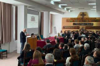 Răzvan Bucuroiu: Implicarea preotesei – factor determinant în calitatea slujirii preoțești a soțului său