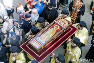 Procesiune cu moaștele Sf. Ioan cel Nou de la Suceava