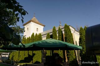 (Video) Biserica din Popești, veche de peste 260 de ani, a fost resfințită