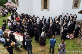 (Video) Părintele Serafim Mihali, starețul Mănăstirii Bisericani, a fost înmormântat