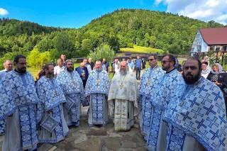 Hramul închinat Sfântului Cuvios Atanasie Athonitul, sărbătorit la Schitul Pocrov