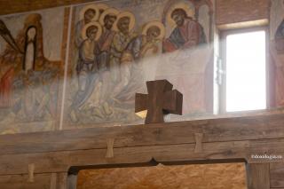 lumina in biserica