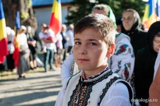 Credincioși uniți sub ocrotirea Cuvioase Nazaria, Olimpiada și Elisabeta (Safta) Brâncoveanu de la Văratec