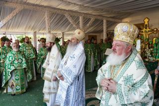 (Video) Trei ierarhi la hramul Mănăstirii Crăiniceni, locul unde a copilărit Sfântul Ioan Iacob
