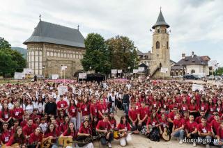 Sute de tineri s-au adunat la Piatra Neamț, la ITOM 2026: „Prin prezența voastră aici arătați că în această țară nu totul este pierdut”