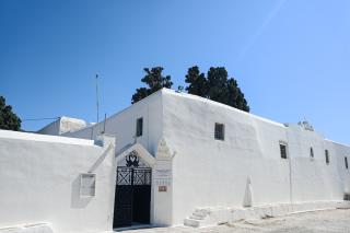 Închinare în Biserica „Sfântul Arsenie din Paros” – locul unde se află mormântului Cuviosului