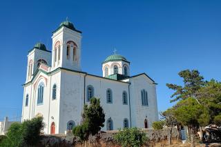 Pași de pelerin la Biserica „Panaghia Faneromeni” din Naousa, Insula Paros