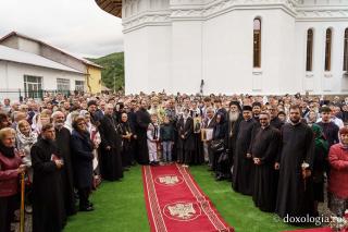 Bucurie duhovnicească la Straja: Biserica „Sfânta Treime” a fost sfințită