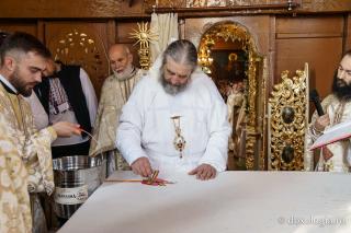 PS Nichifor Botoșăneanul, la târnosirea bisericii din satul Doina: „Cu fiecare slujbă de sfințire, inima noastră se umple de putere și de adevăr”