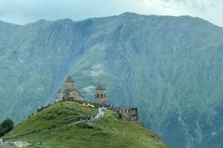 biserica_gergeti_stepantsminda_georgia_doxologia_a