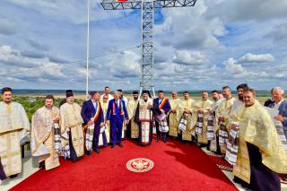 Cruce-Monument închinată Eroilor Neamului, sfințită în localitatea Alexandru cel Bun, județul Iași
