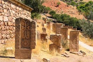 Armenia, țara crucilor sculptate în piatră