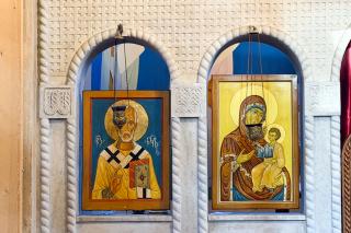 Frumusețea icoanelor din paraclisul închinat Sfântului Proroc Ilie de la Catedrala Sameba din Tbilisi