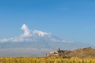 Ararat – muntele pe care potrivit mărturiei biblice s-a odihnit Arca lui Noe