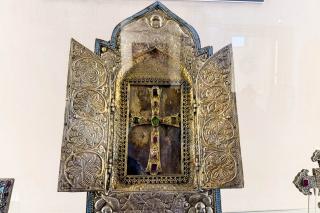 Fragment din Arca lui Noe, expus la Muzeul Catedralei Echmiadzin din Armenia