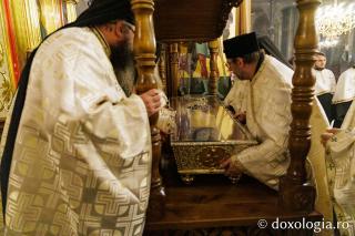 Hramul Mitropoliei Moldovei și Bucovinei s-a încheiat: Sfânta Parascheva își așteaptă pelerinii în Catedrală