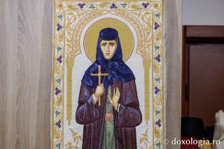 Veșmântul Sfintei Evloghia de la Samurcășești, brodat cu migală la Mănăstirea Copou