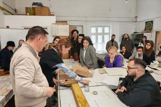 Workshopul „Aurirea cu foița de aur: tehnici și practici”, la Facultatea de Teologie Ortodoxă „Sfântul Dumitru Stăniloae” din Iași