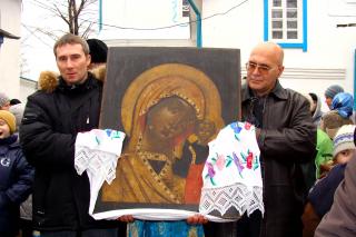 Procesiune cu Icoana Maicii Domnului din Kazan