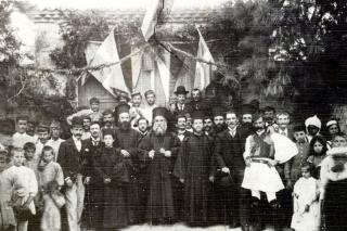 Sfântul Ierarh Nectarie după Sfânta Liturghie în Evia în 1893
