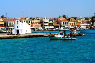 Bisericuţă în portul Eghina - Grecia