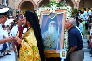 Procesiune cu moaştele Sfântului Ierarh Nectarie - Insula Eghina 2012
