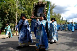 Procesiune cu Icoana Maicii Domnului din Șuia-Smolensk