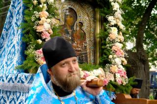 Procesiune cu Icoana Maicii Domnului din Șuia-Smolensk