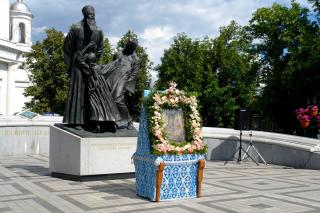 Procesiune cu Icoana Maicii Domnului din Șuia-Smolensk