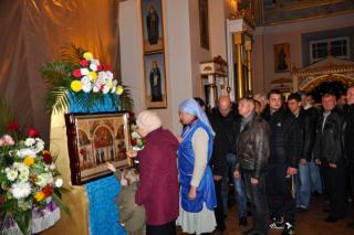 Procesiune cu icoana Maicii Domnului „Mângâierea celor necăjiți și întristați”