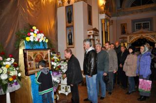 Procesiune cu icoana Maicii Domnului „Mângâierea celor necăjiți și întristați”