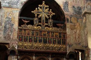 Raclele cu moaştele Sfinţilor Simeon şi Anastasia din biserica mănăstirii Studenica