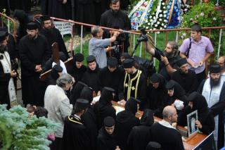 La înmormântarea Părintelui Arsenie Papacioc