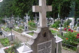 Mormântul părintelui Nicodim Măndiță