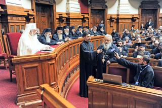 Părintele Arhimandrit Victorin Oanele vorbind la Palatul Patriarhiei